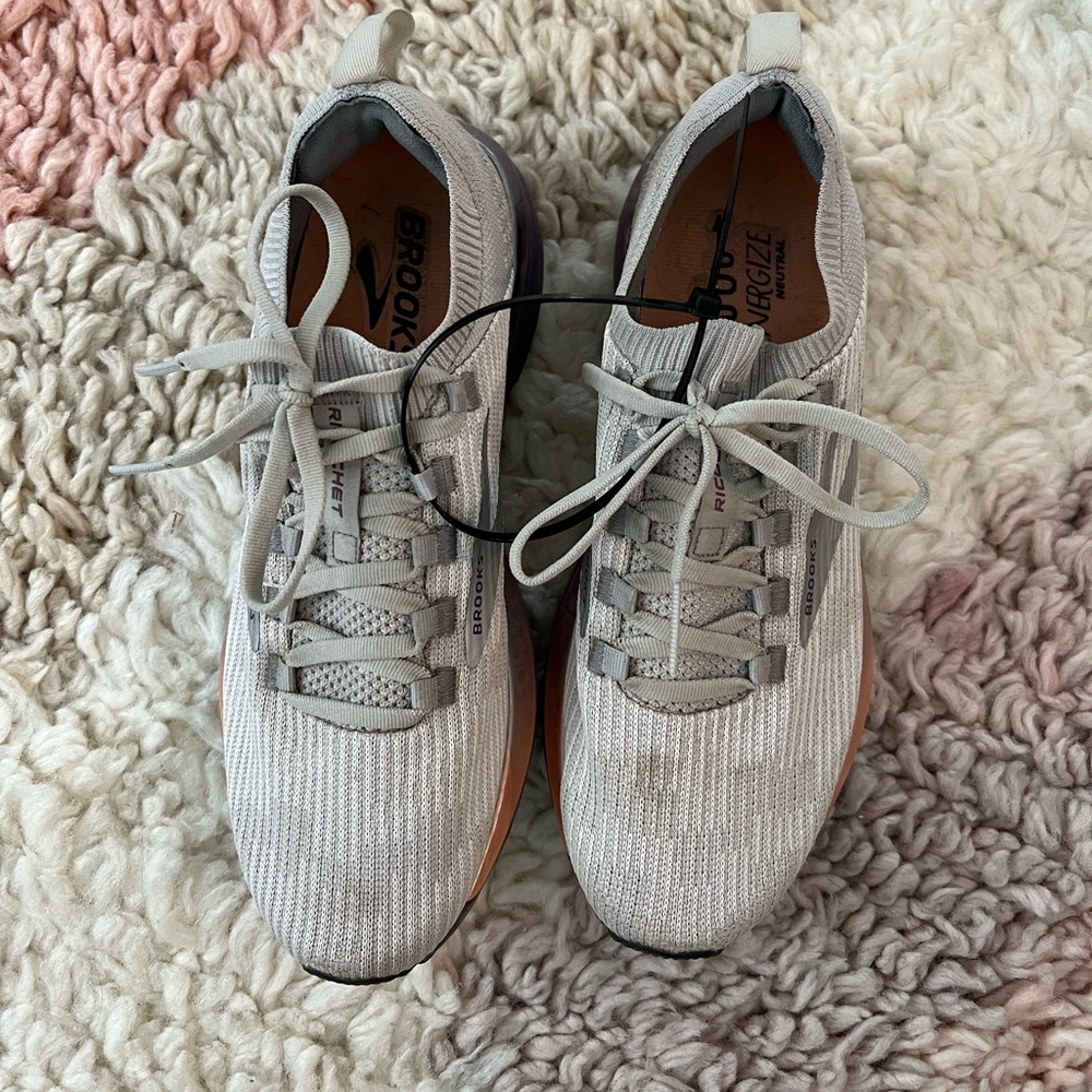Brooks Ricochet 2 size 8.5 Women’s running shoes